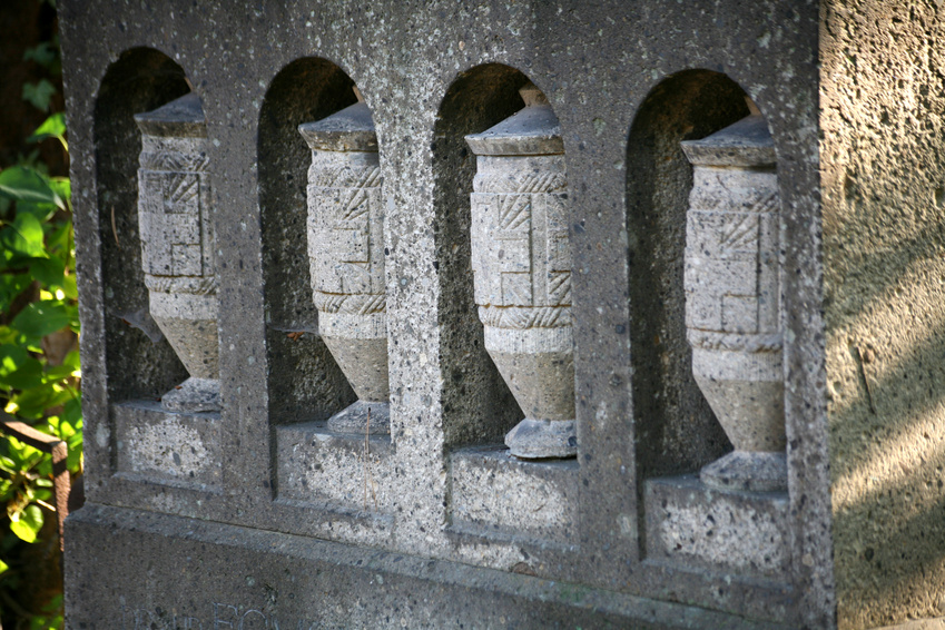 Kolumbarium auf einem alten Friedhof